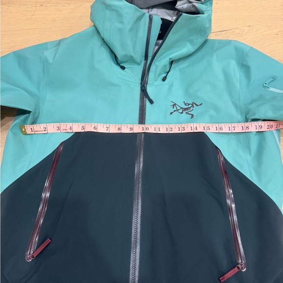 Arc’Teryx Rush snowboarding/ski jacket - Picture 9 of 10